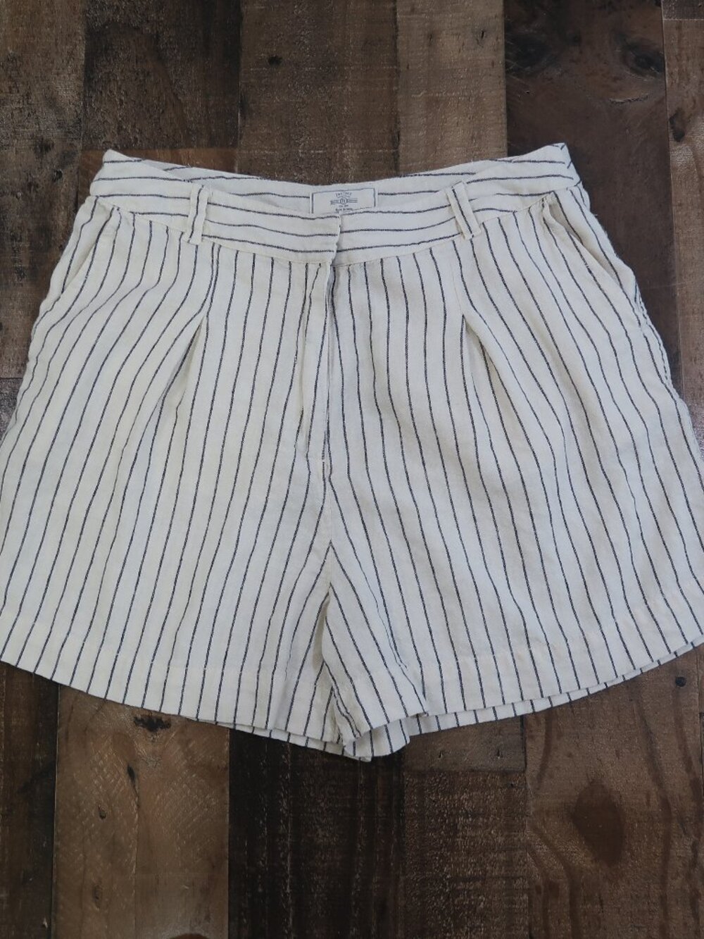 Fat Face Womans Size 10 Linen Blend Cream Striped Relaxed Fit Shorts